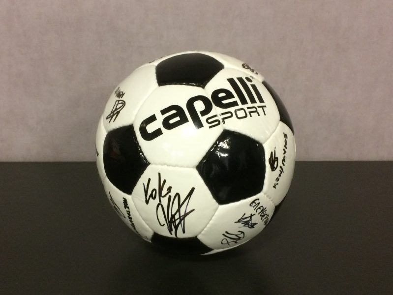 Σούπερ προσφορά-Ο ΣΠΟΡ FM Πάτρας κληρώνει μία μπάλα με τις υπογραφές των ποδοσφαιριστών της Παναχαϊκής!
