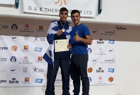 Το ΠΕΑΚ Πατρών βραβεύει τον πρωταθλητή Ευρώπης εφήβων στο τάε κβον ντο Αργύρη Σοφοτάσιο
