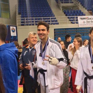Αντώνης Πανόπουλος: Πρωταγωνιστής στους Νέους Έσπερου, πρωταθλητής με την Αστραπή στο τάε κβον ντο!