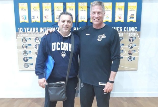 Σπύρος Δεράος: Στο 10ο International Basketball Coaches Clinic στο Αμερικάνικο Κολλέγιο