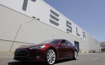 Auto-Moto Ο Ίλον Μασκ απειλεί να μεταφέρει από την Καλιφόρνια τις εγκασταστάσεις της Tesla λόγω lockdown!