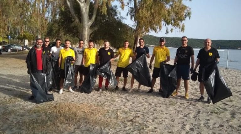 Football league Θεσπρωτός: Καθάρισε την παραλία του Δρεπάνου!