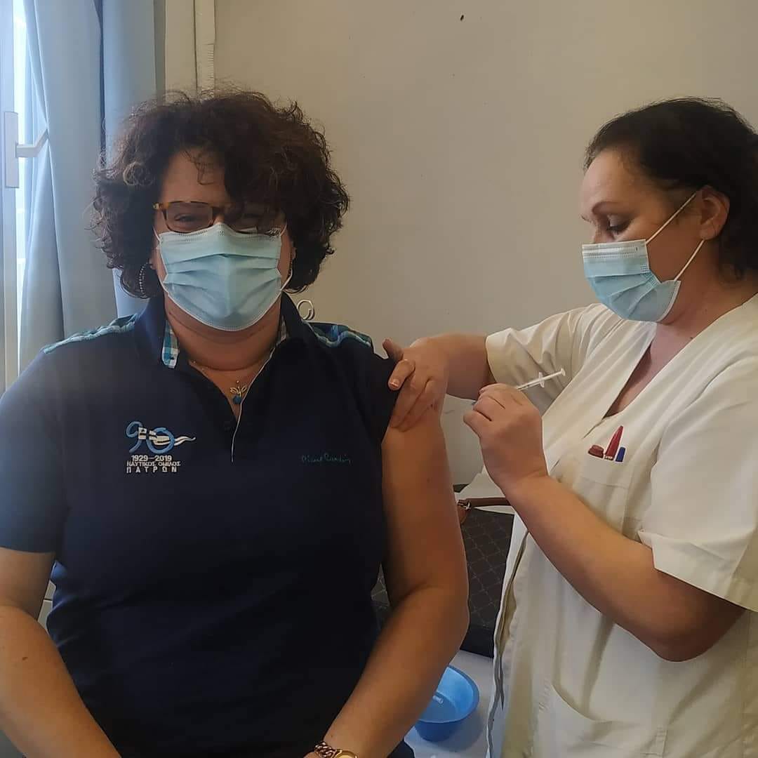 Κατερίνα Οικονομοπούλου : Εμβολιάστηκε η γιατρός του ΝΟΠ.