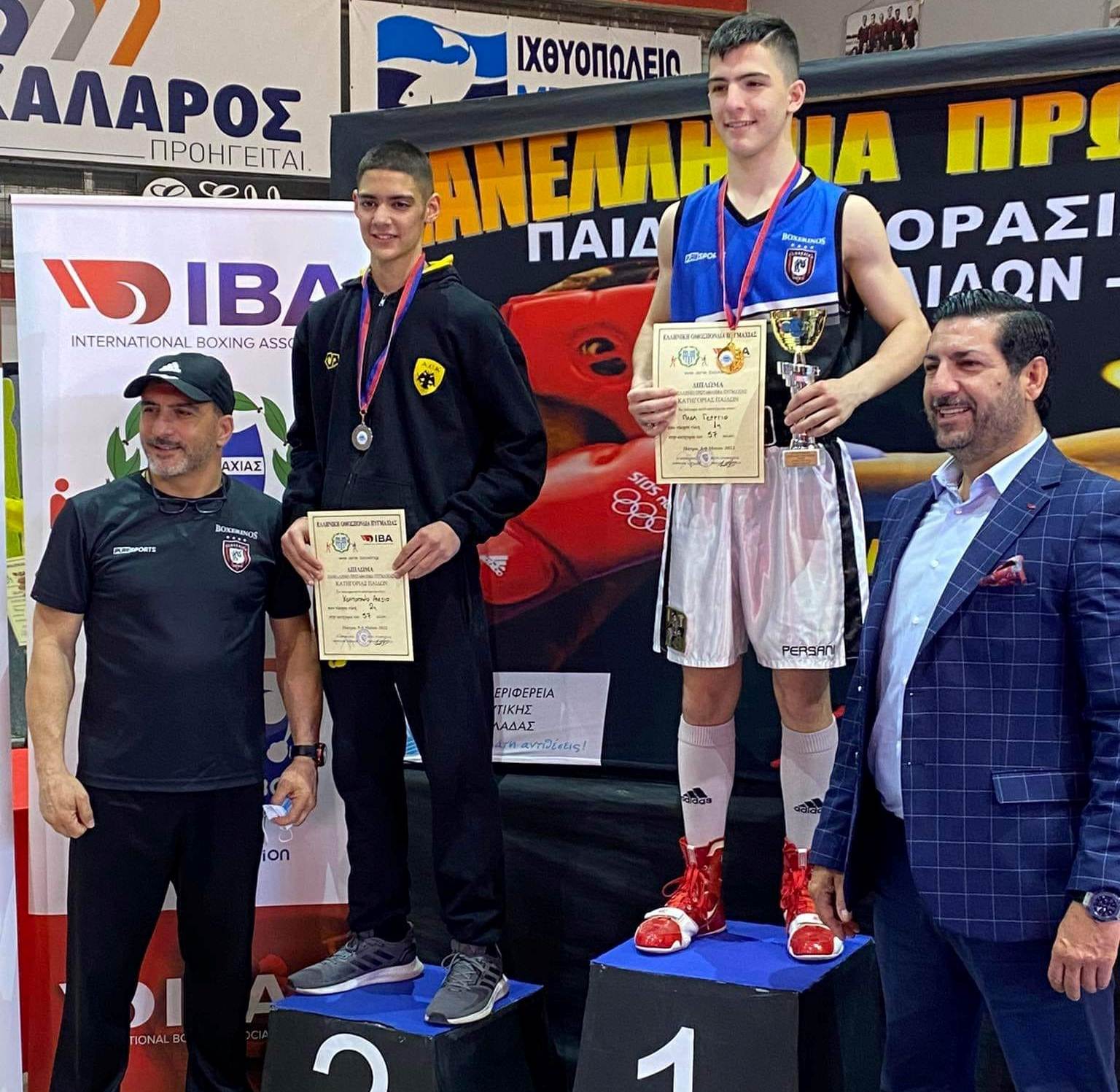 «Χρυσός» ο Γ. Πλέας της ΠΓΕ στο Πανελλήνιο πυγμαχίας, σάρωσαν οι Πατρινοί αθλητές