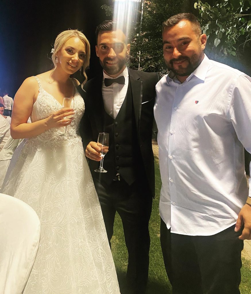 Στο κλαμπ των παντρεμένων ο Τζέιμς Σταμόπουλος - Αρκετοί πρώην "κοκκινόμαυροι" στο γάμο (pics)