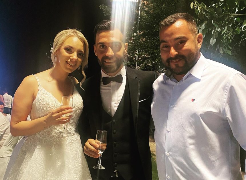 Στο κλαμπ των παντρεμένων ο Τζέιμς Σταμόπουλος - Αρκετοί πρώην "κοκκινόμαυροι" στο γάμο (pics)