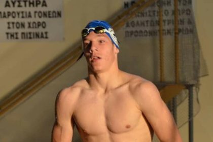 Μέσα στους κορυφαίους κολυμβητές ο Ντίνος Κυριαζής του ΝΟΠ