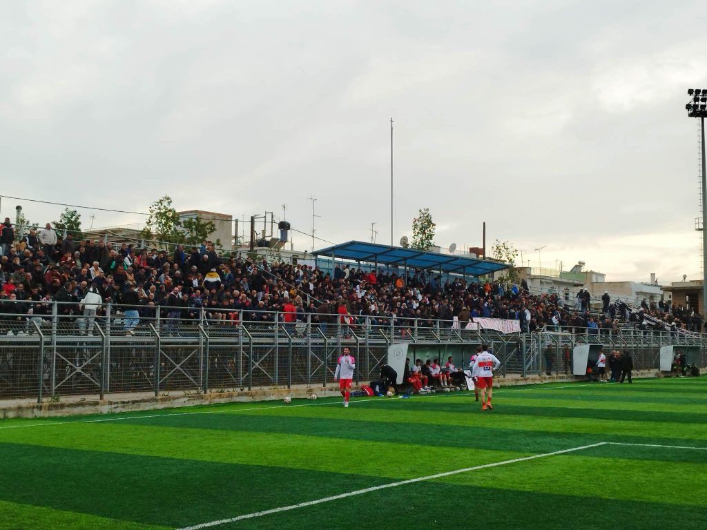 Πλήθος κόσμου στο γήπεδο Προσφυγικών για το ντέρμπι Άρης-Παναιγιάλειος (pics)