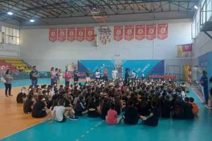 Εκδήλωση χάντμπολ για την ημέρα του σχολικού αθλητισμού με την συμμετοχή 258 μαθητών