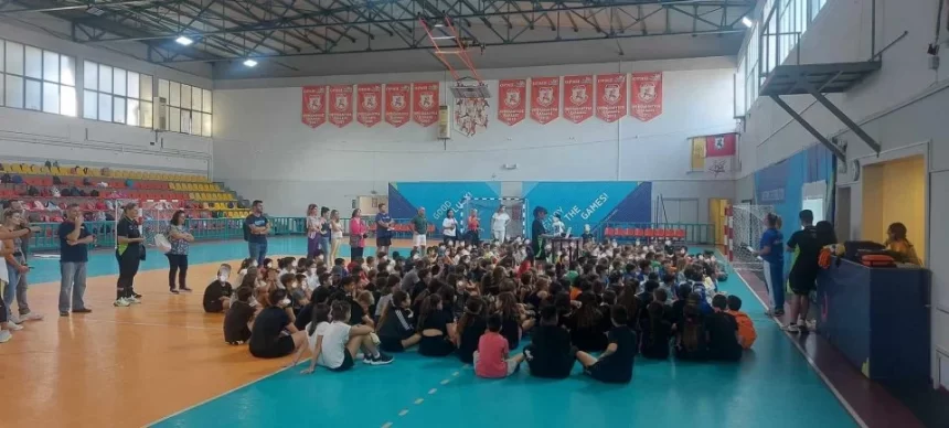 Εκδήλωση χάντμπολ για την ημέρα του σχολικού αθλητισμού με την συμμετοχή 258 μαθητών